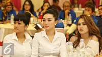 Zaskia Gotik dan Ayu Ting Ting Kangen Diomeli Julia Perez