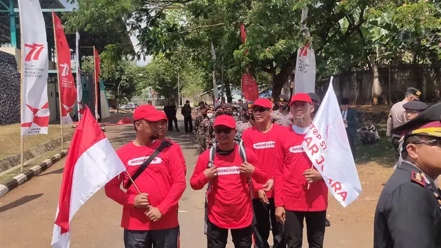 ASN Hingga Pelajar Cirebon Jalan Kaki ke Gedung Sate Bandung Kampanye Cegah Stunting