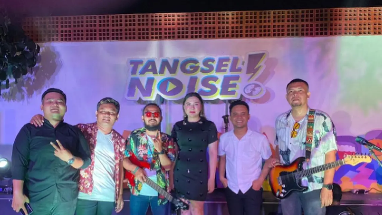 Penampilan Vicky Shu di Tangsel Noise (https://www.instagram.com/p/Cw9Gp57vFMF/?img_index=1)