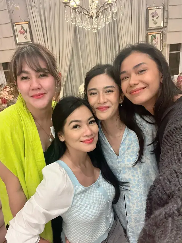 Potret Pemain Film AADC yang Kembali Reuni Ini Bikin Nostalgia