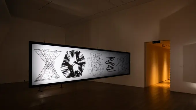 Refleksi Hubungan Manusia dengan Alam Lewat Instalasi Seni Warna dan Cahaya Karya Olafur Eliasson