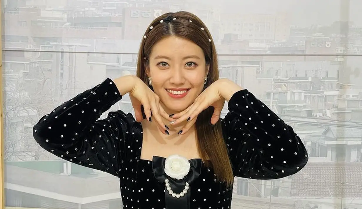 Nam Ji Hyun menempati posisi ke 10, berakting 2002 pada usia 7 tahun, dan beberapa K-Dramanya yang paling terkenal termasuk Queen Seondeok (2009), Angel Eyes (2014), dan What Happens to My Family?  (2014).  Dia juga telah diberikan 13 penghargaan untuk karyanya.