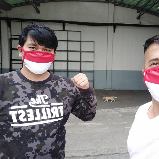 Tampil Beda Irfan Hakim Dan Indra Bekti Pakai Masker Merah Putih Lifestyle Liputan6 Com