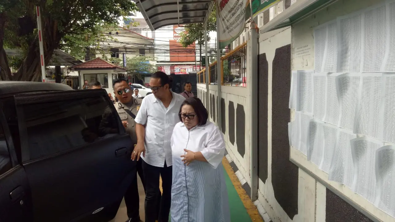 artis Nunung dan suaminya jalani sidang kasus Narkoba hari ini . (Merdeka.com/Ahda Bayhaqi)