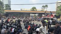 Massa demo di kawasan Gedung DPR/MPR RI berpindah ke Gerbang Pancasila. (Liputan6.com/Ady Anugrahadi)