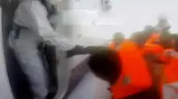 VIDEO: Keamanan Laut Italia Selamatkan Imigran di Perairan Sicily