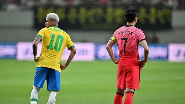Foto: Detik-detik Son Heung-min Bertemu dengan Idolanya, 'Apakah Neymar Mengenal Saya?'