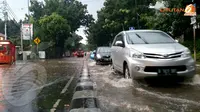 Gegara Cipratan Air, Pengemudi Mobil di Muara Baru Jakut Babak Belur Dikeroyok 4 Orang