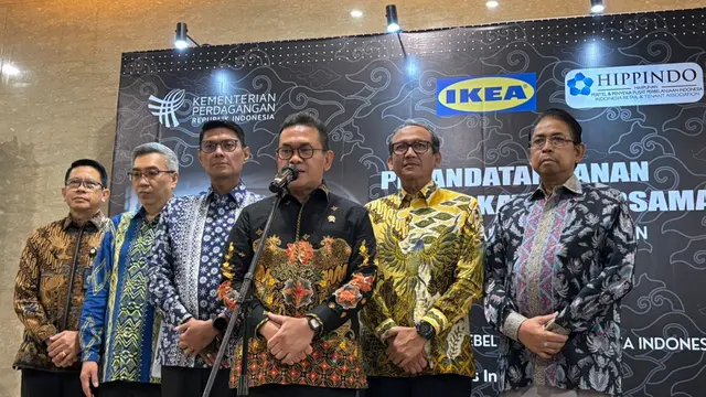 Kementerian Perdagangan (Kemendag) bersama IKEA resmi menandatangani MoU untuk mendorong sinergi program dan kegiatan dalam pengembangan promosi serta pemasaran produk UMKM. (Foto: Liputan6.com/Tira Santia)
