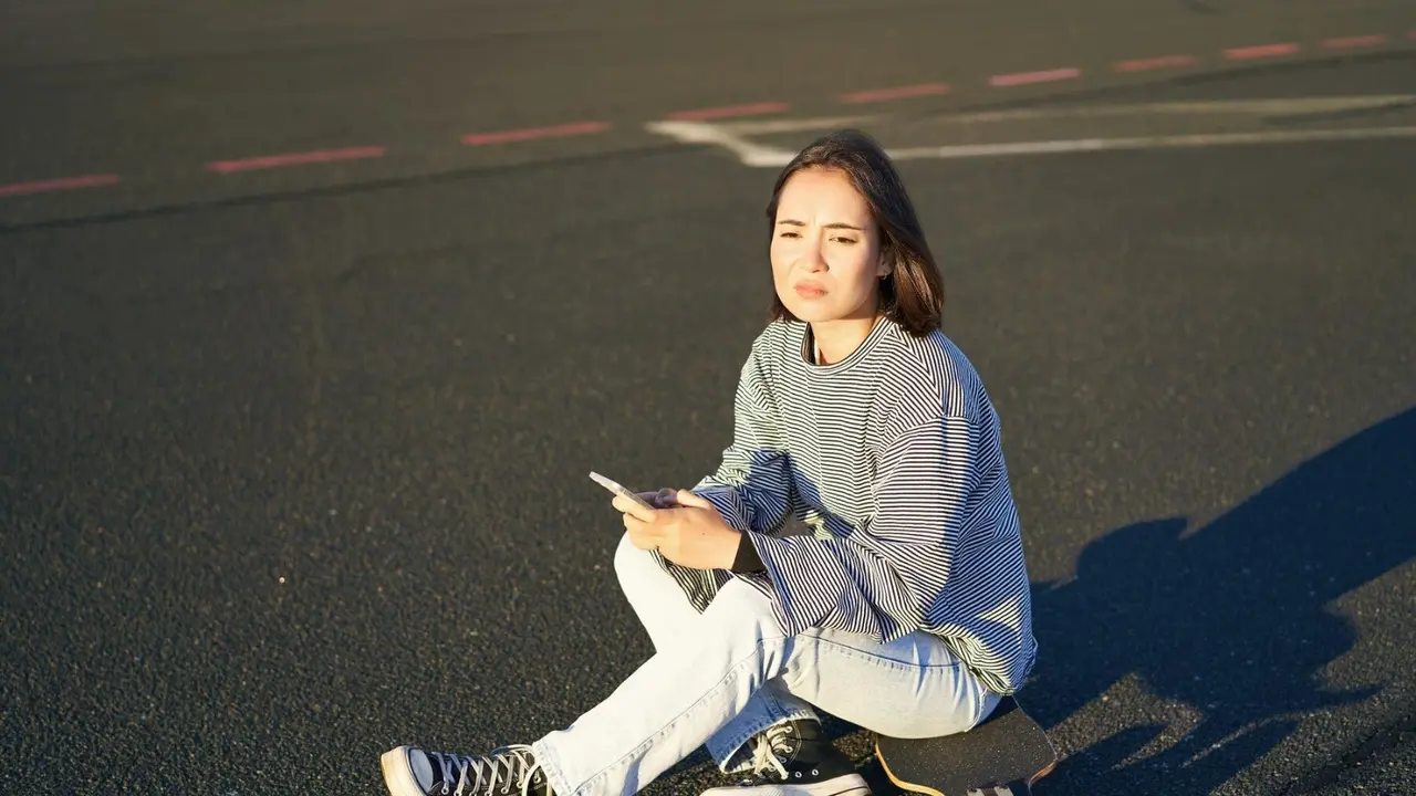 Kebiasaan-kebiasaan yang bisa menyebabkan tidak bahagia (Foto/Sumber: Freepik)