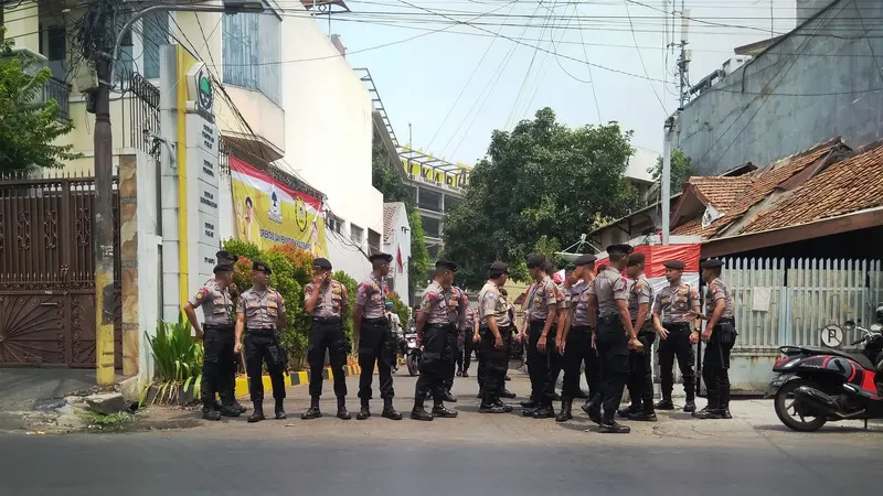 Suasana kantor DPP Partai Golkar di Jalan Anggrek Neli, Slipi, Jakarta Barat, Rabu (4/9/2019). (Merdeka.com/Muhammad Genantan Saputra)