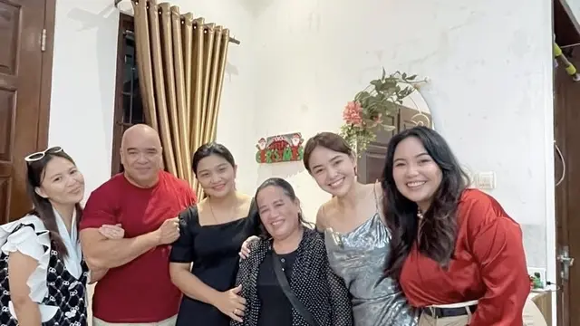 Amanda Manopo Merayakan Natal Bersama Keluarga