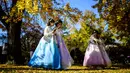 Meski dahulu merupakan bangunan kerajaan, Istana Gyeongbokgung kini terbuka untuk para turis. (ANTHONY WALLACE/AFP)