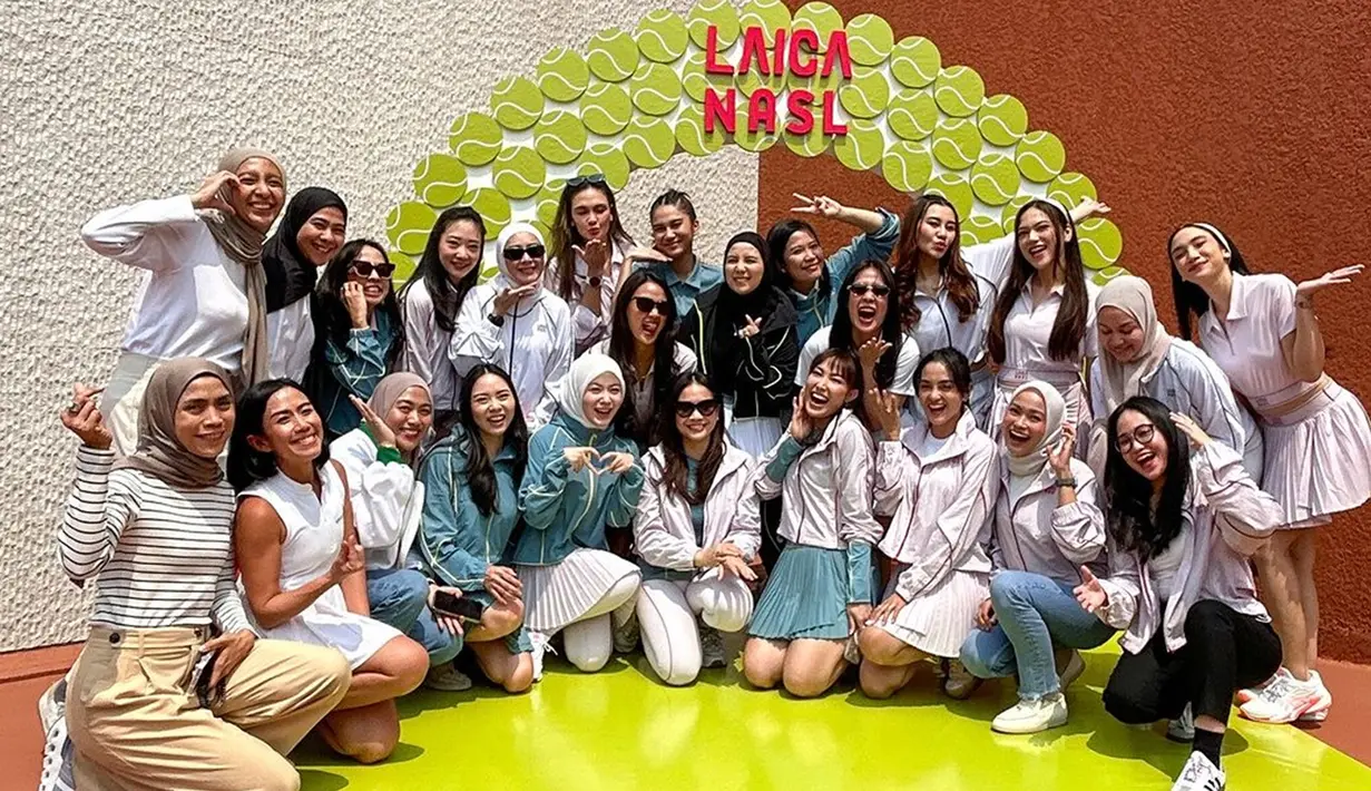 Dalam rangka peluncuran produk barunya, Nagita Slavina mengundang sejumlah teman artisnya untuk ikut merayakan acara spesial tersebut. Mereka yang datang pun tampil sporty mengenakan baju tenis launchingan terbaru dari Nagita Slavina. (Liputan6.com/IG/@tya_ariestya)