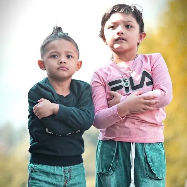 6 Potret Gemas Arsy dan Arsya Hermansyah, Kakak Adik yang Kompak