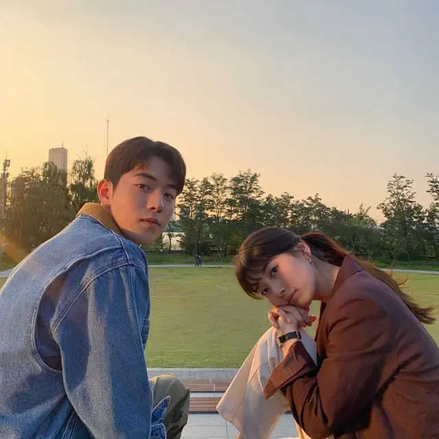 7 Potret Akrab Suzy dan Nam Joo Hyuk di Balik Layar Drama Start-Up, Curi Perhatian