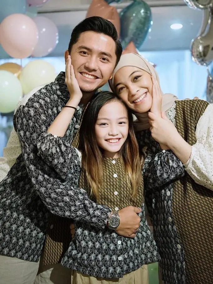 Putri Sulung Ananda Omesh dan Dian Ayu