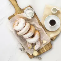 Ilustrasi donat ketan./Copyright shutterstock.com/g/peilinglee