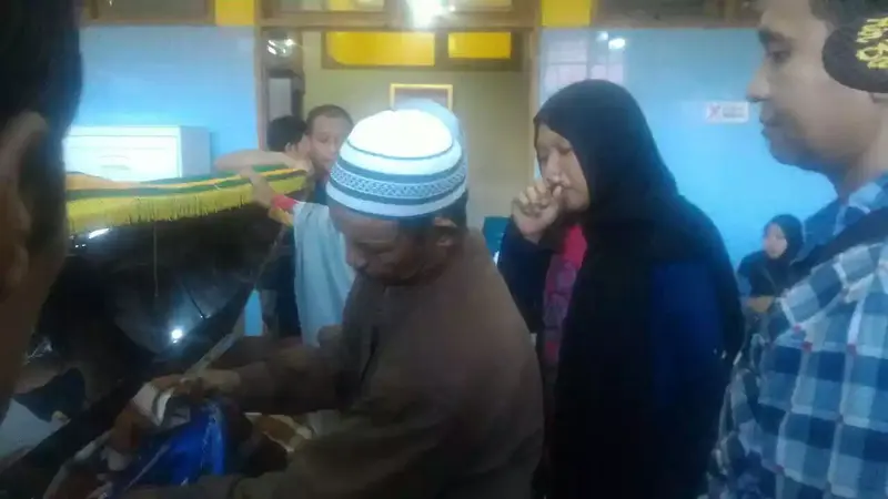 Ayah Jaminkan STNK demi Bawa Jenazah Anak Pulang