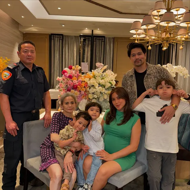 7 Momen Jessica Iskandar rayakan ulang tahun ibunya ke-69, kecantikan sang ibu bikin terkesima