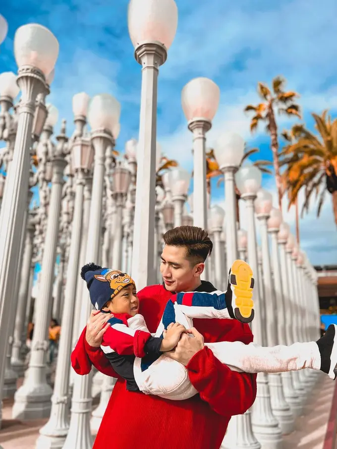 Verrell Bramasta liburan akhir tahun 2021 di Los Angeles, Amerika Serikat (Foto: Instagram/@bramastavrl)