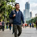 Cuaca Sulit Diprediksi, Jaket Parasut Jadi Andalan untuk Tetap Nyaman dan Trendi