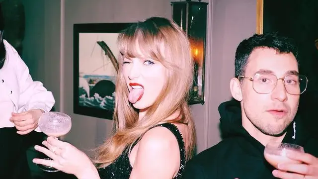 Taylor Swift Kenakan Mini Dress di hari ulang tahun.Dok. [@taylorswift]