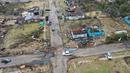 Gambar yang diambil dengan drone ini menunjukkan kerusakan akibat tornado di Selma, Alabama, Amerika Serikat, 13 Januari 2023. Dikutip dari BBC, Jumat (13/1/2023), Layanan Cuaca Nasional (NWS) mengumumkan terdapat lebih dari 35 tornado di seluruh bagian selatan AS pada Kamis (12/1/2023). (DroneBase via AP)