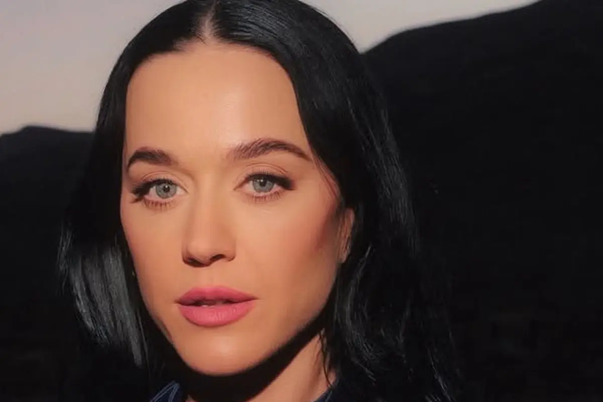 MUA Ungkap Rahasia Makeup Katy Perry saat ke luar angkasa