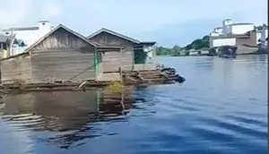 Kaji Rumah di Atas Sungai, Pemerintah Bisa Belajar dari China dan Singapura