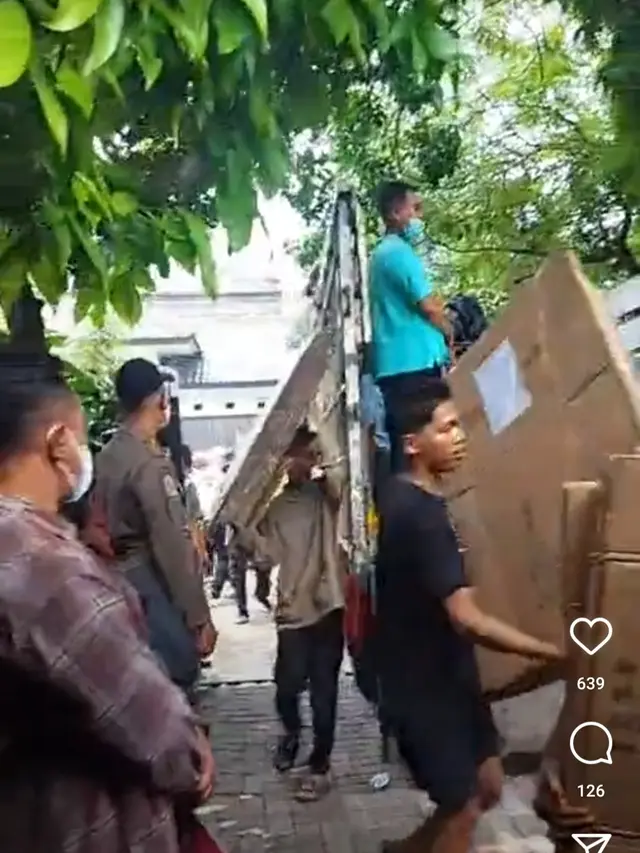 Rumahnya Sejak Tahun 60-an Digusur Paksa, Wanda Hamidah Ngadu ke Presiden Jokowi. (Instagram.com/wanda_hamidah)
