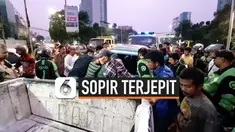 Kecelakaan menimpa sebuah bajaj dan mobil di kawasan Gunung Sahari. Sopir bajaj terjepit gagang setir karena ringsek setelah menabrak mobil yang tiba-tiba berhenti.