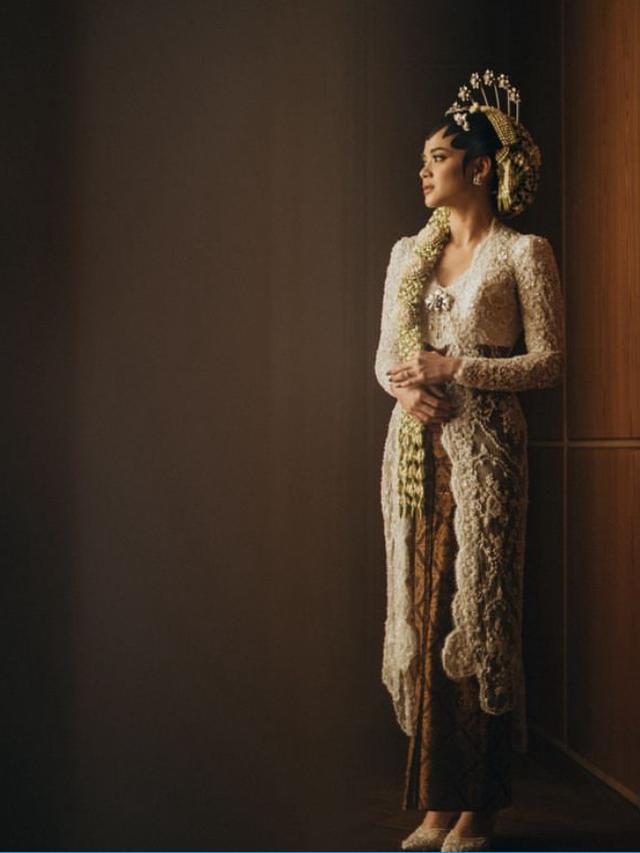 Pesona Istri Nino RAN, Dhabitannisa Auni saat Akad Nikah. Dok. Bridestory