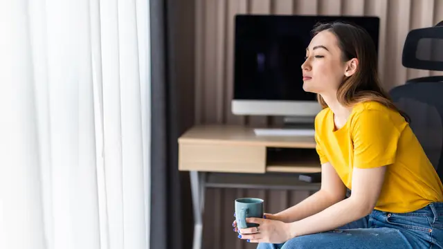 Aktivitas sederhana seperti menikmati secangkir kopi adalah salah satu bentuk mindful break