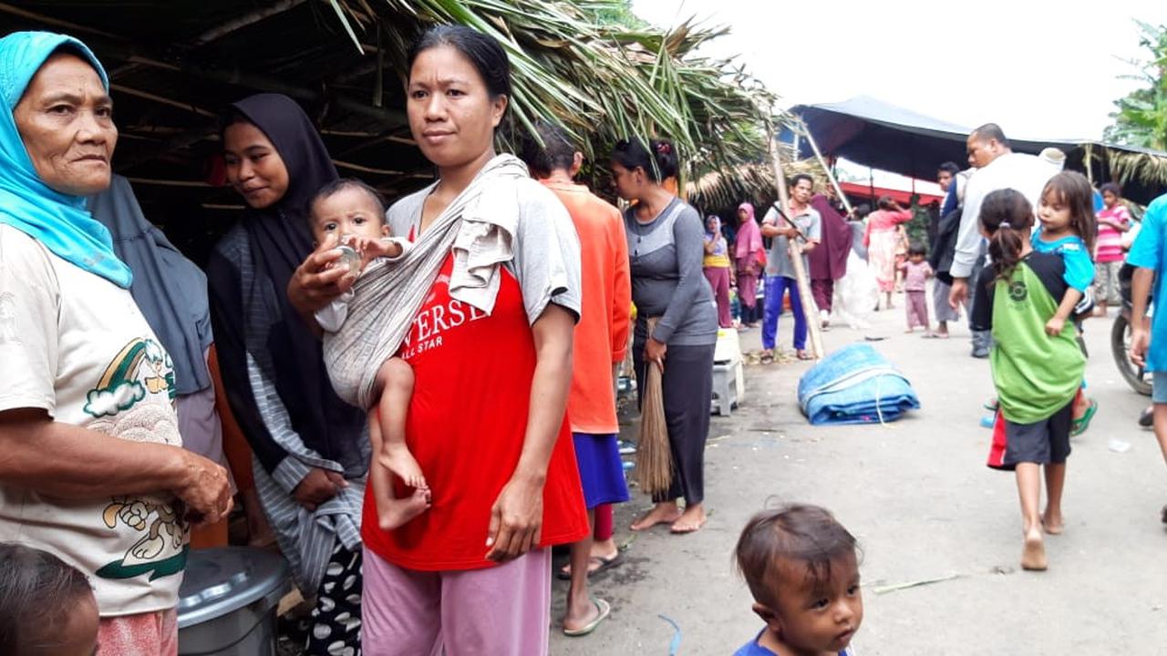 Pengungsi gempa Halmahera.