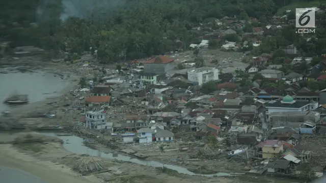 Pandangan Udara Wilayah Daratan Lampung Usai Dihantam Tsunami