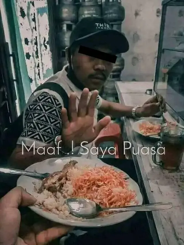 8 Meme Nyeleneh Saat Orang Batalkan Puasa Ini Kocak Banget