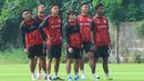 Para pemain Persija Jakarta saat sesi latihan jelang laga melawan Persib Bandung dalam lanjutan BRI Super League di Persija Training Ground, Bojongsari, Depok, Kamis (7/5/2026). (Bola.com/M Iqbal Ichsan)