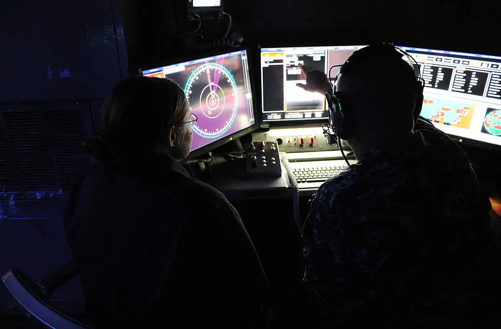 Pusat kendali sistem senjata laser 'LaWS' AS di USS Ponce (US Navy/Wikimedia Commons)