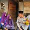Kapolresta Bandung Kombes Pol Aldi Subartono turun langsung mengecek rumah milik Enda (75) di Kampung Pasirsari Lebak, Desa Patrolsari, Kecamatan Arjasari, Kabupaten Bandung, Senin (23/2/2026) (Istimewa)