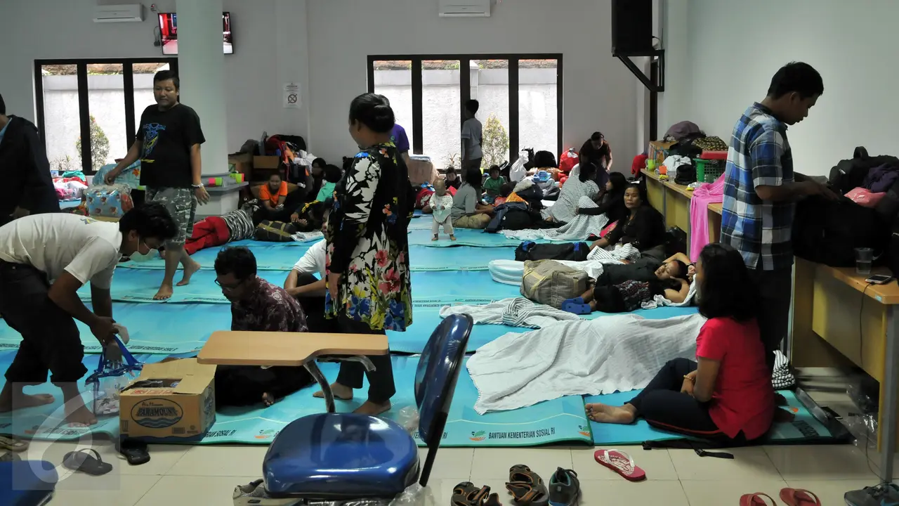 20160123- Ratusan Eks Gafatar Istirahat di Cipayung-Jakarta-Yoppy Renato