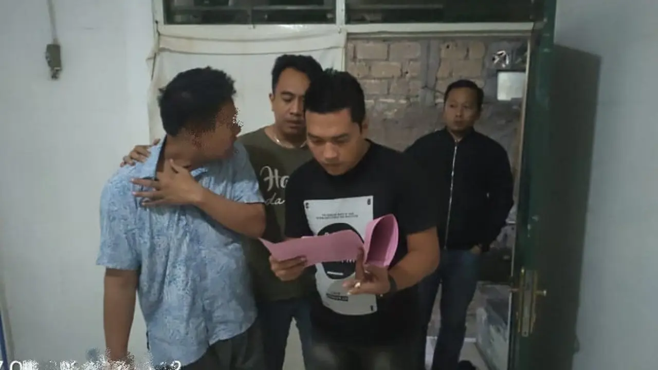 Pria berinisial DH (47), ditangkap polisi karena diduga melakukan pencabulan anak di bawah umur.