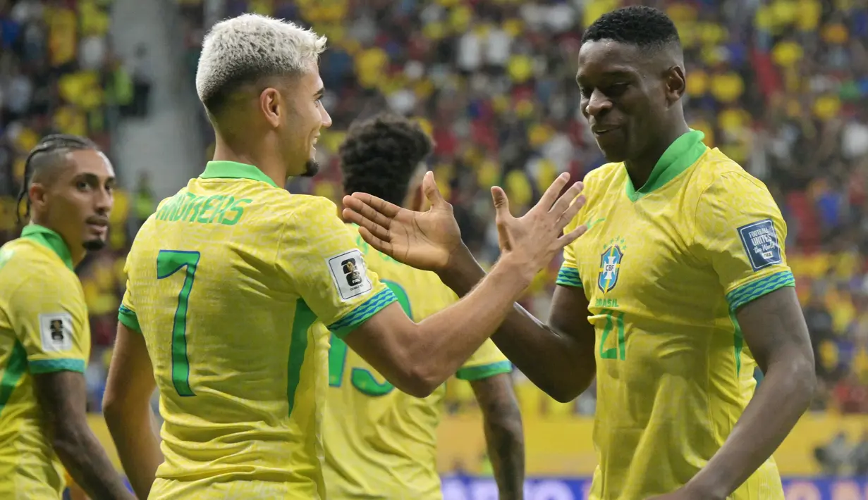 Tiga menit berselang atau menit ke-74, Luiz Henrique (kanan) menutup pesta gol Brasil di gawang Peru. Skor 4-0 untuk kemenangan Brasil bertahan hingga laga usai. (NELSON ALMEIDA/AFP)