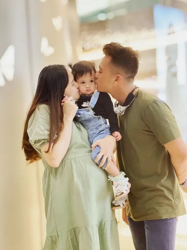 Eza Gionino dan Istri Dikaruniai Anak Kedua, Ini 7 Potret Perjalanan Kehamilannya