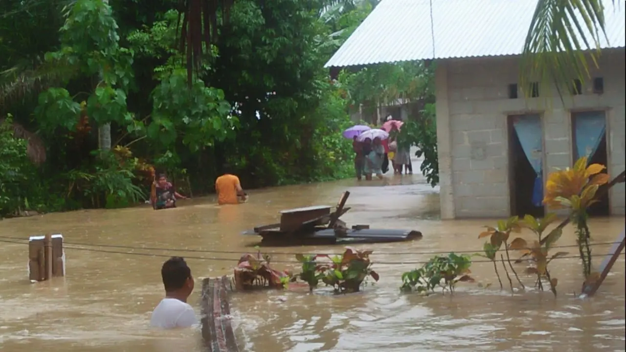Banjir di Kabupaten Pesisir Selatan, Sumbar. (Foto: Liputan6.com/Novia Harlina)