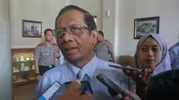 Mahfud MD memberi saran kepada pemerintahan Jokowi untuk menyelesaikan konlik Papua dengan cara persuasif. (Liputan6.com/ Switzy Sabandar)