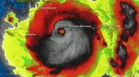 Badai Matthew, sebagaimana dilihat dari satelit cuaca milik NASA. Tampak seperti tengkorak menyeringai. (Sumber CNN)