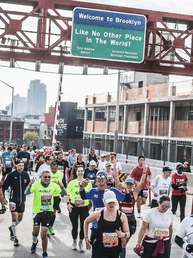 8 Potret Daniel Mananta Tertangkap Kamera Fotografer New York Marathon Ini Bikin Geleng Kepala