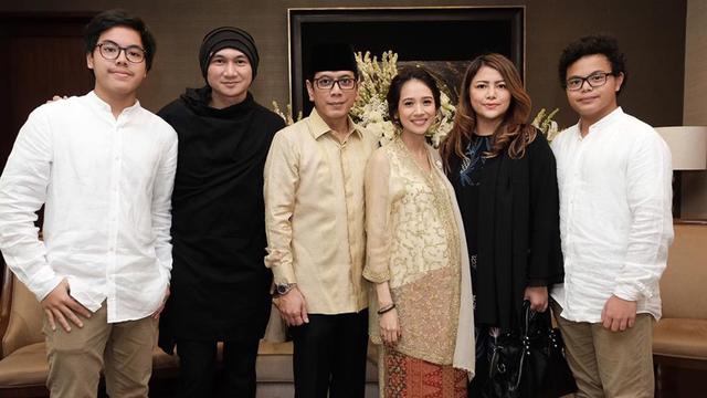 6 Momen Kebersamaan Wina Natalia dan Wishnutama, Tetap Rukun Meski Sudah Bercerai