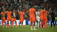 Para pemain Belanda bereaksi setelah kalah dalam adu penalti pada pertandingan babak 32 besar Piala Dunia 2026 antara Belanda dan Maroko di Stadion Monterrey di Guadalupe pada 30 Juni 2026. (Alfredo ESTRELLA/AFP)